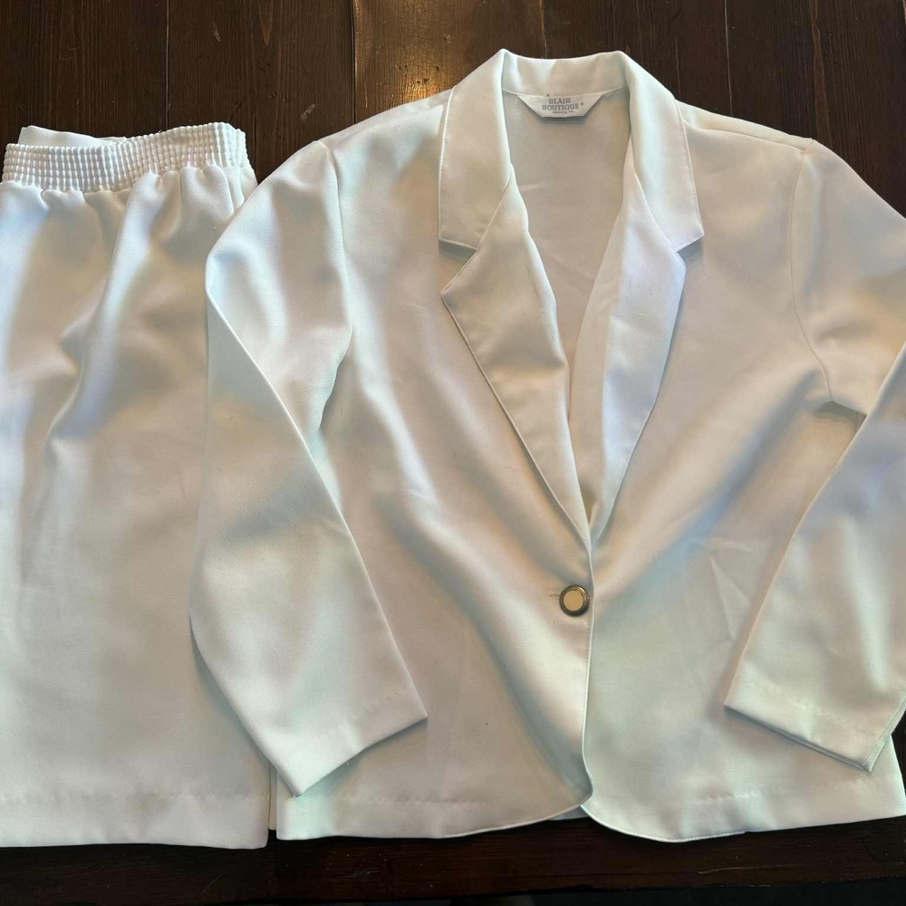 Elegant White Blazer for Women